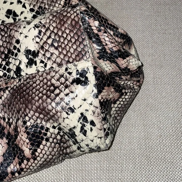 Large Python Print Tote - Picture 7 of 8